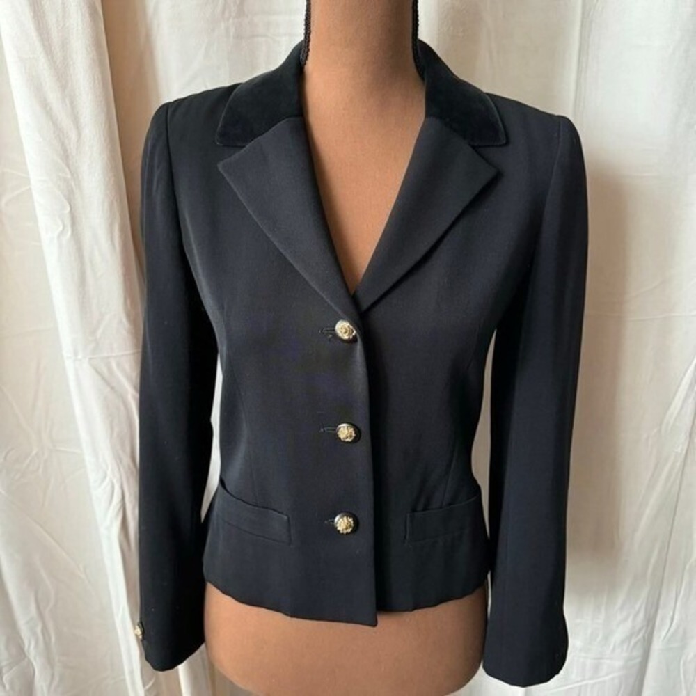 Vintage 80s Chanel Boutique Cropped Black Wool Silk Lion Head Button Blazer xs - Picture 2 of 9